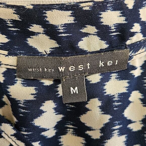 West Kei Sleeveless‎ Blue and White Twist Front Top Size M - Picture 5 of 7